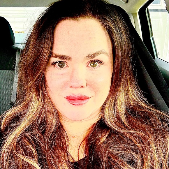 Meet your Posher, Priscilla ❤️ - Picture 1 of 6